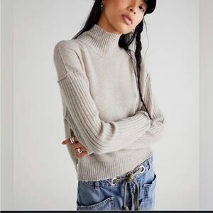 NEW Free People Aubrey 100% Cashmere Turtleneck Sweater in grey/tan color XS